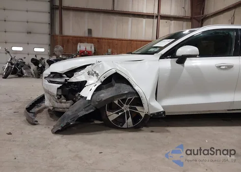 2020 Volvo V60 Cross Country T5 z USA, uszkodzony, nr VIN YV4102WK9L1043983